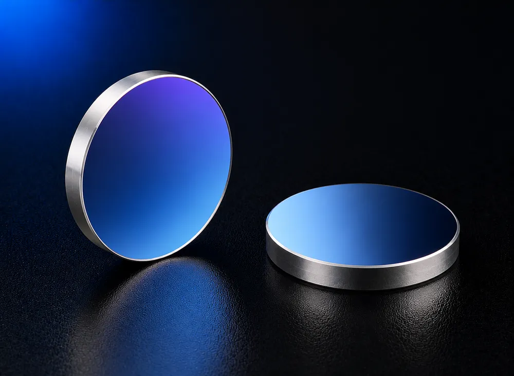 Broadband Dielectric Mirror